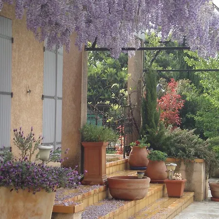 Michele Et Didier Lin Bed & Breakfast 4*