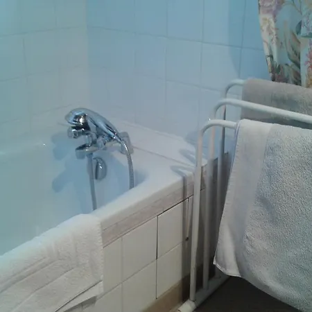 Michele Et Didier Lin Saint-Laurent-dʼAigouze