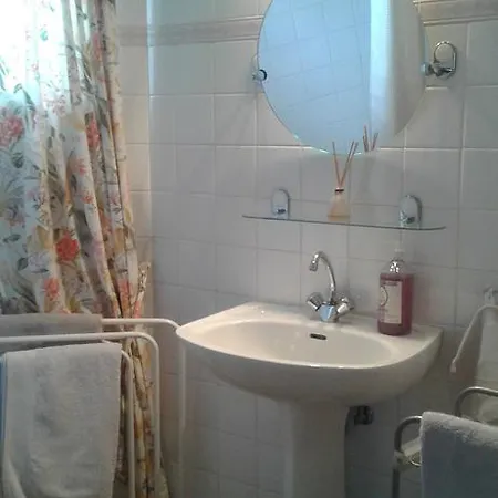 Michele Et Didier Lin Bed & Breakfast Saint-Laurent-d'Aigouze